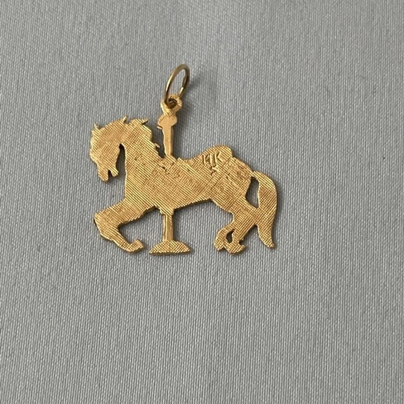 14k Gold Carousel Horse Pendant - Picture 4 of 7